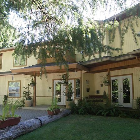 Cedar Wood Lodge Bed & Breakfast Inn Port Alberni Exterior foto