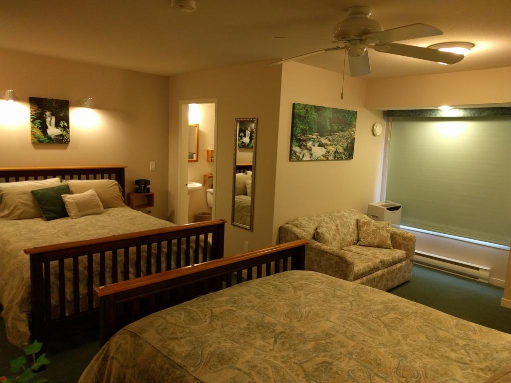 Cedar Wood Lodge Bed & Breakfast Inn Port Alberni Exterior foto