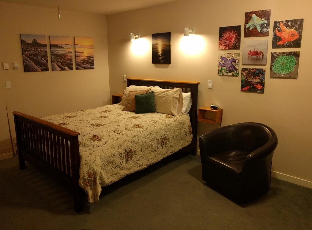 Cedar Wood Lodge Bed & Breakfast Inn Port Alberni Exterior foto