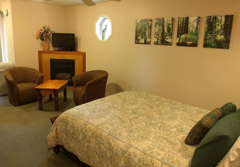 Cedar Wood Lodge Bed & Breakfast Inn Port Alberni Exterior foto